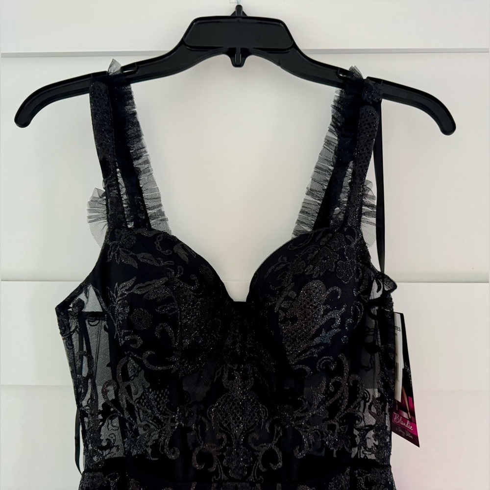 NWT Beautiful Black Lace Dress - Picture 3 of 5